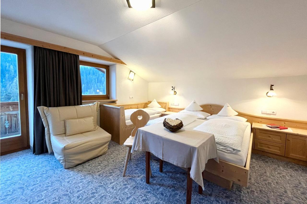 Hotel Garni Irsara San Cassiano  Esterno foto