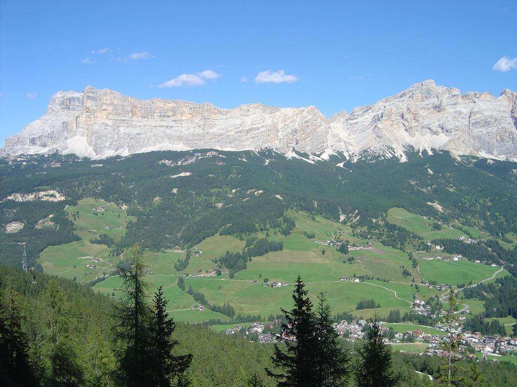 Hotel Garni Irsara San Cassiano  Esterno foto