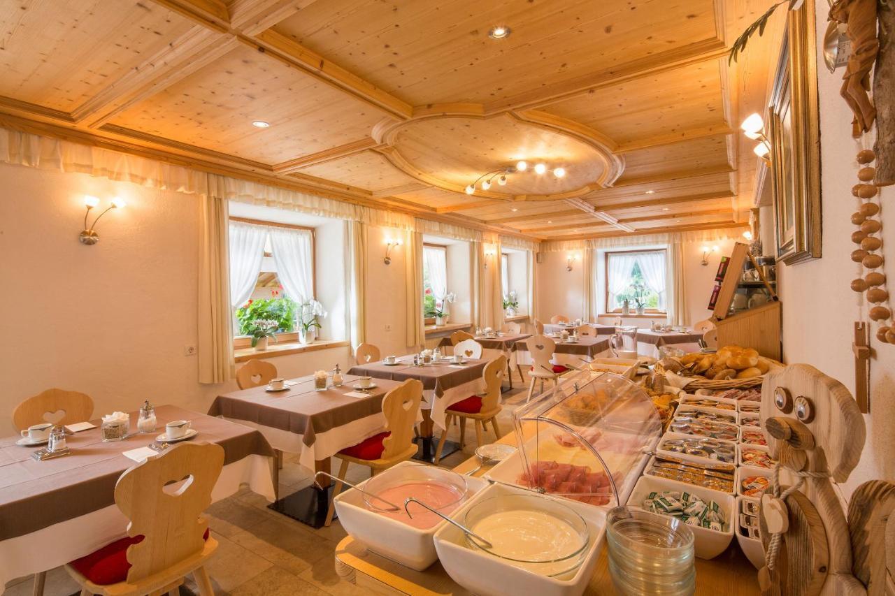 Hotel Garni Irsara San Cassiano  Esterno foto